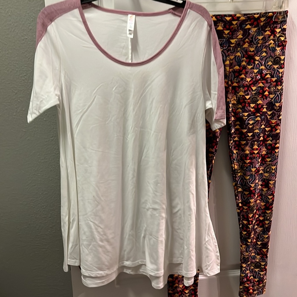 3/$20 LuluRoe white & pink tunic short sleeve Colorful cozy extra soft leggings